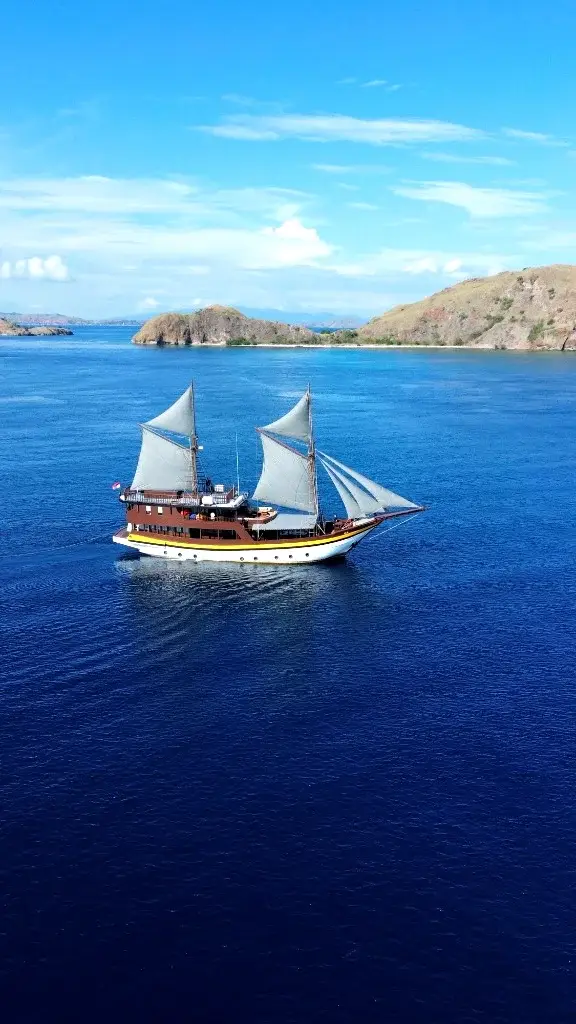 Sewa Kapal Behike Phinisi Labuan Bajo