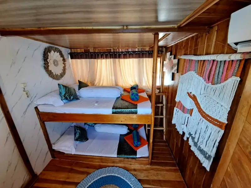 Kabin Tempat Tidur Susun Kapal Arfisyana Labuan Bajo