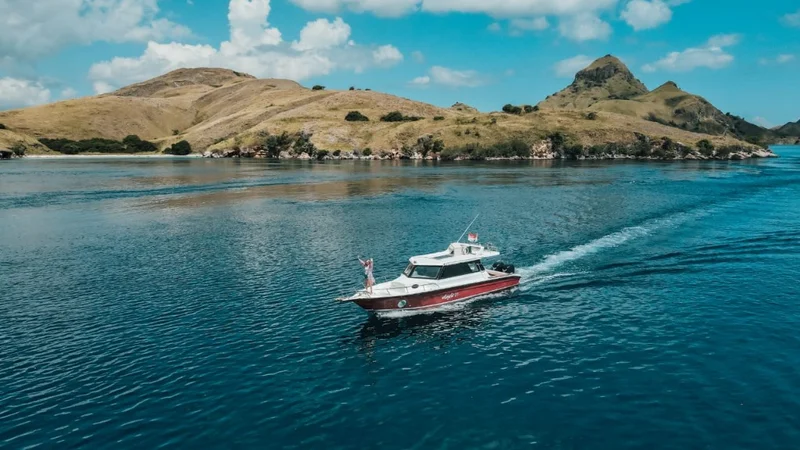 Eksterior Sewa Speedboat Labuan Bajo Arsiva