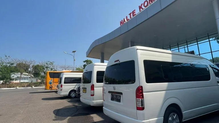 Perjalanan Keliling Flores dengan Toyota Hiace