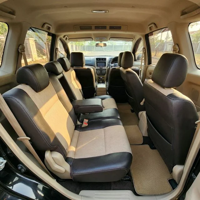 Interior Avanza Labuan Bajo - Sewa Mobil Murah