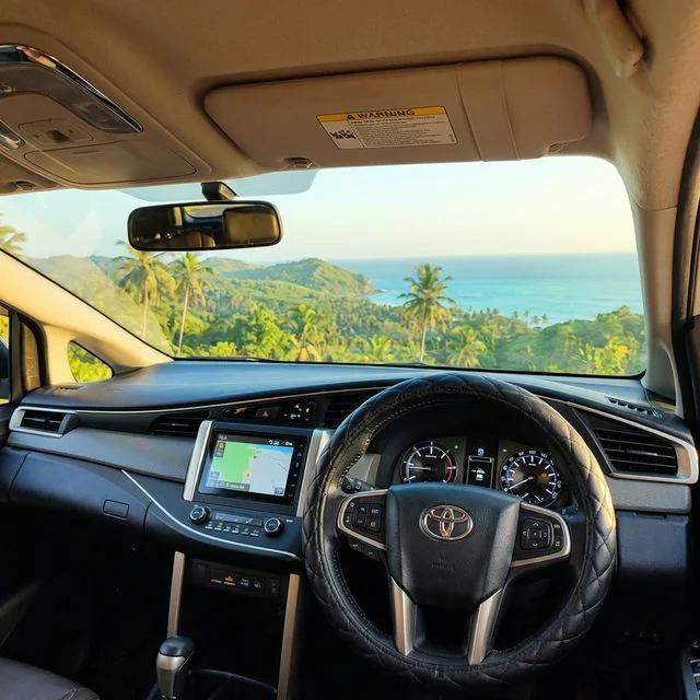 Interior Innova Reborn - Sewa Mobil Labuan Bajo