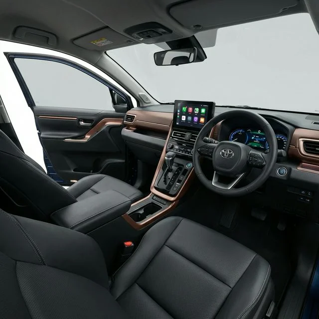 Interior Innova Zenix Premium - Sewa Mobil Labuan Bajo