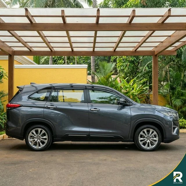 Profil Samping Innova Zenix - Sewa Mobil Labuan Bajo